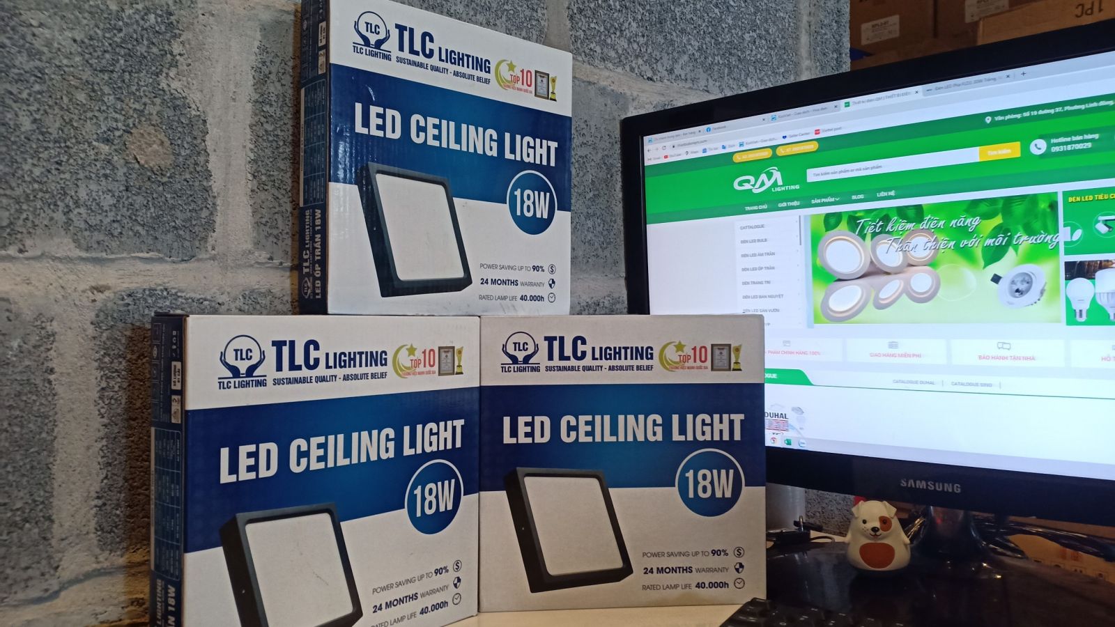 ĐÈN LED ỐP TRẦN 18W VUÔNG - VIỀN TRẮNG - ÁNH SÁNG VÀNG