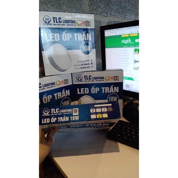 ĐÈN LED ỐP TRẦN 18W VUÔNG - VIỀN TRẮNG - ÁNH SÁNG VÀNG